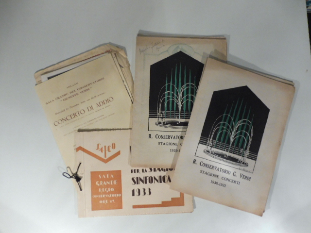Raccolta di programmi del Conservatorio Giuseppe Verdi di Milano datati fra 1916 e 1934